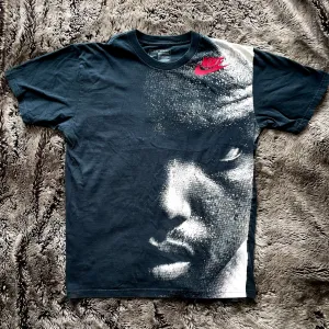 1990s Nike x Charles Barkley I Am Not A Role Model Tee (Black & Red)