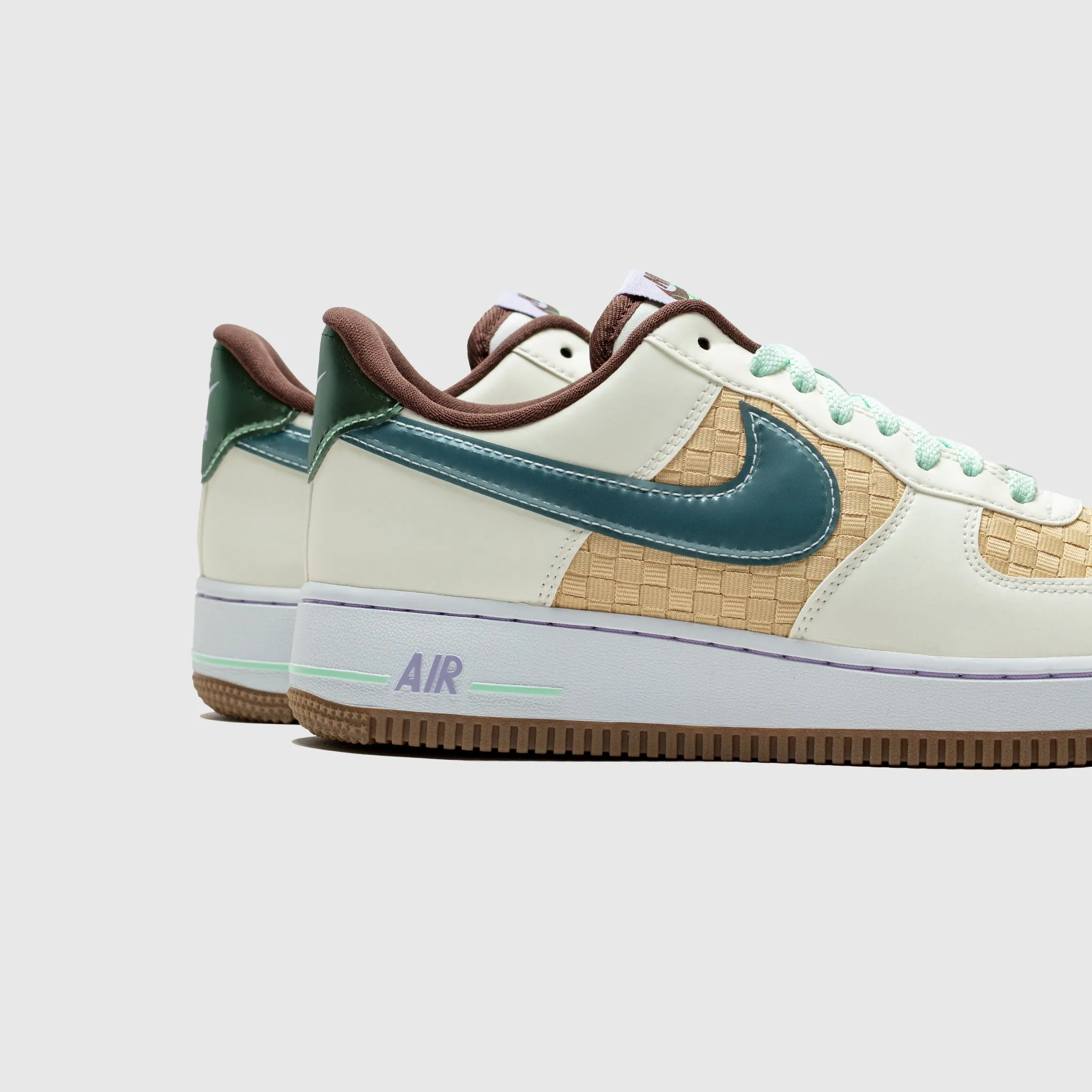 AIR FORCE 1 LOW RETRO QS EASTER BASKET