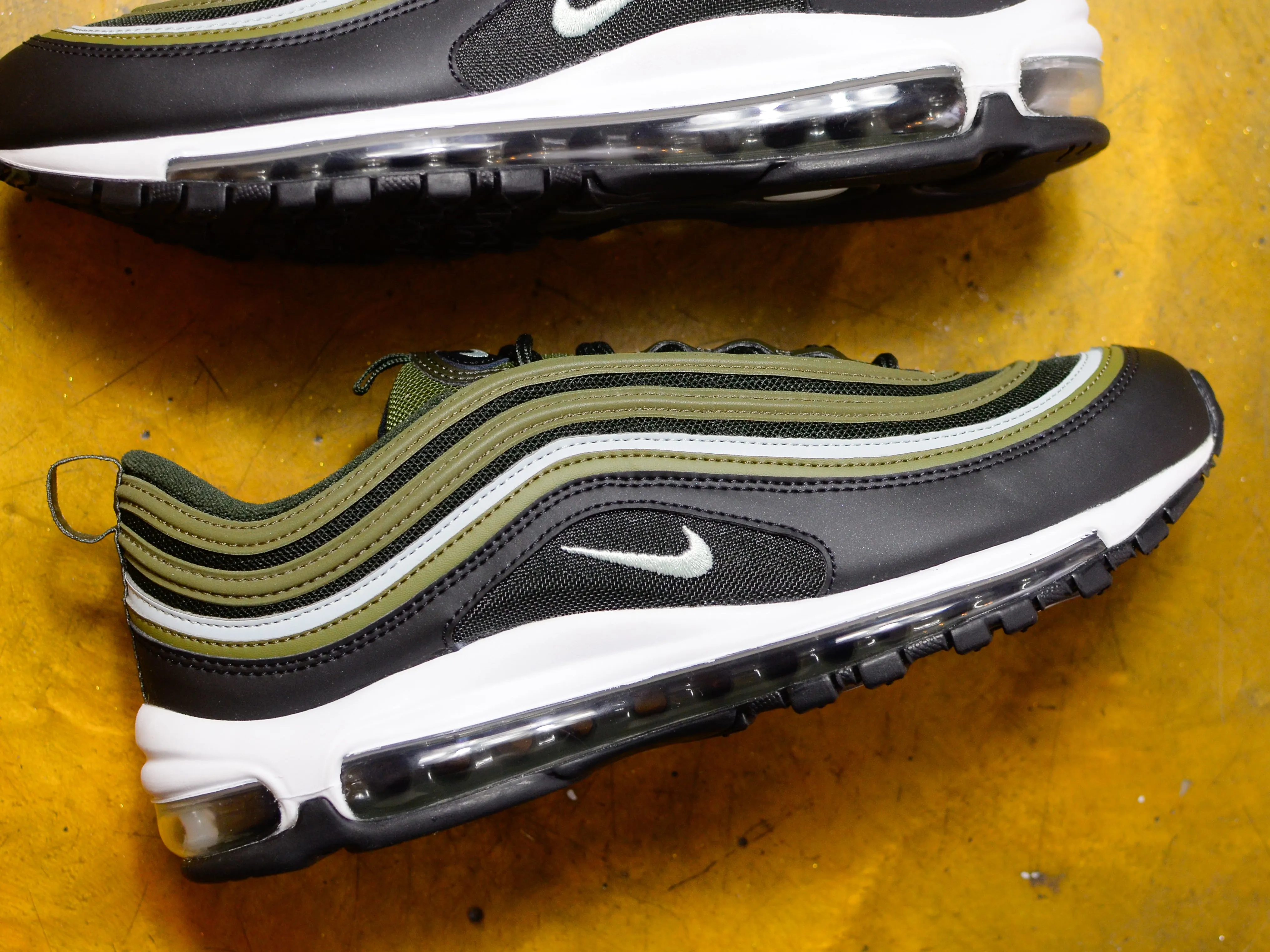 Air Max 97 -Medium Olive / Light Silver