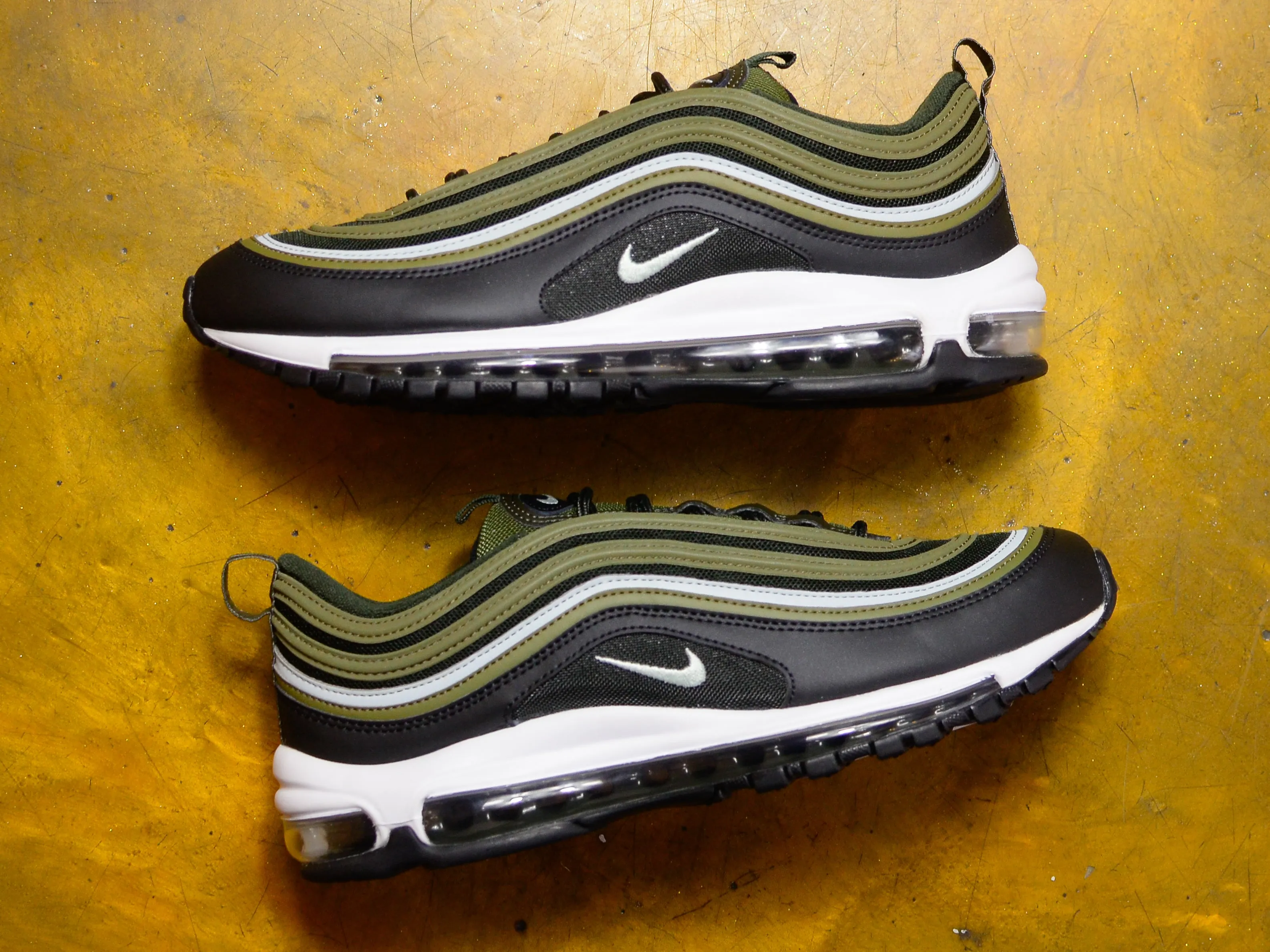 Air Max 97 -Medium Olive / Light Silver