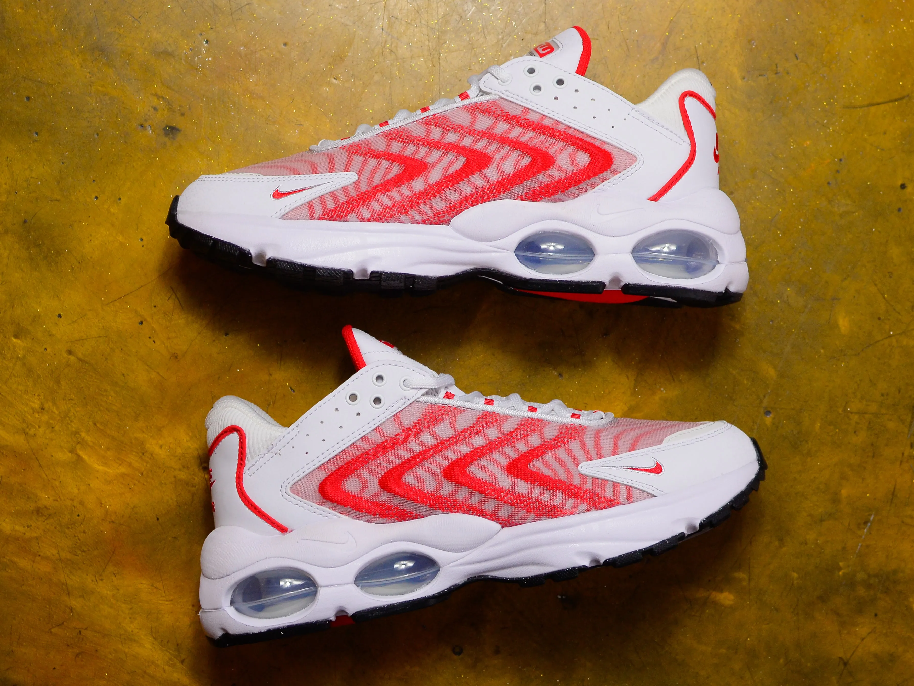 Air Max TW - White / White / Black / University Red