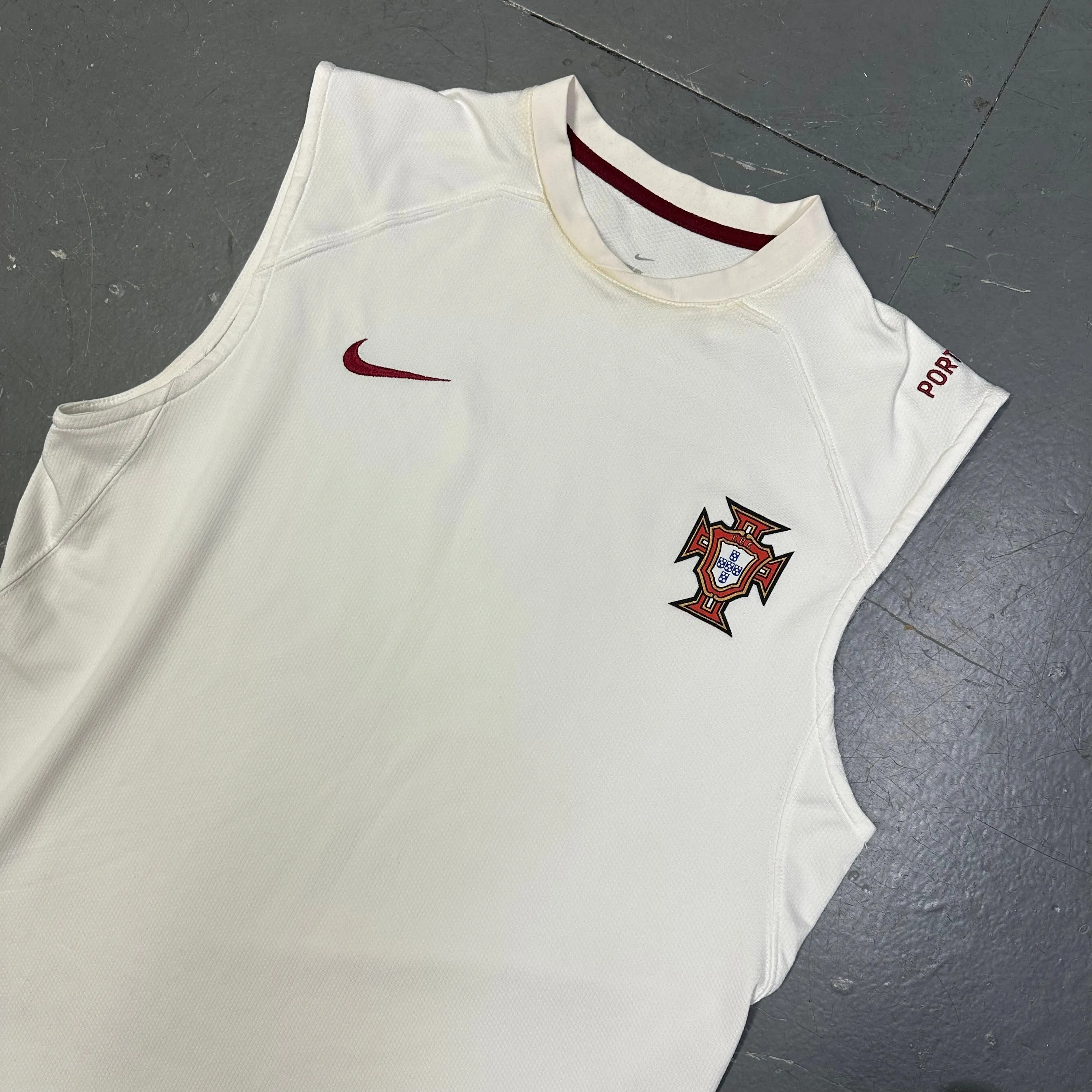 Nike 2008 Portugal Vest In White ( M )