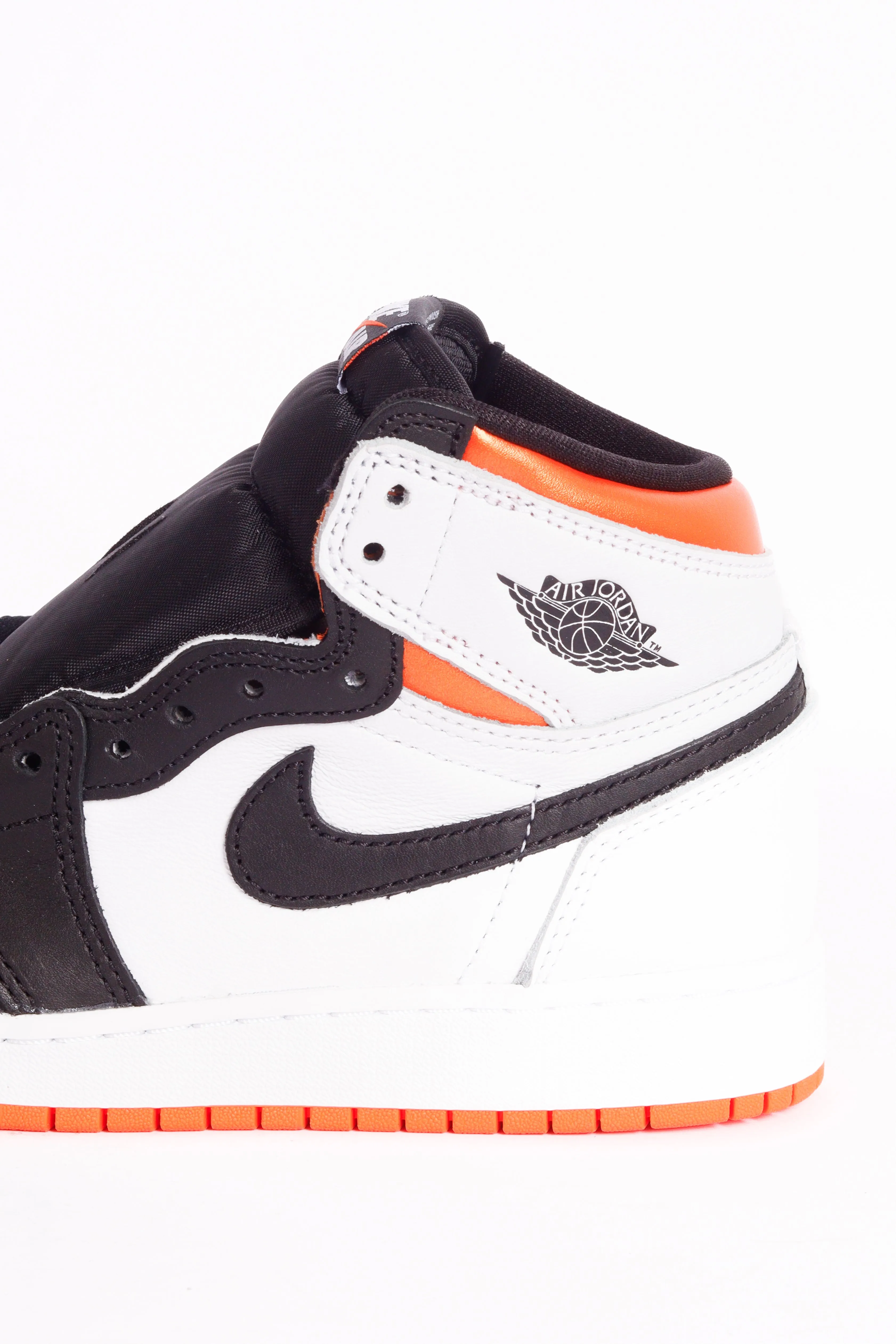 Nike Air Jordan 1 High OG 'Electro Orange' (GS) 2021