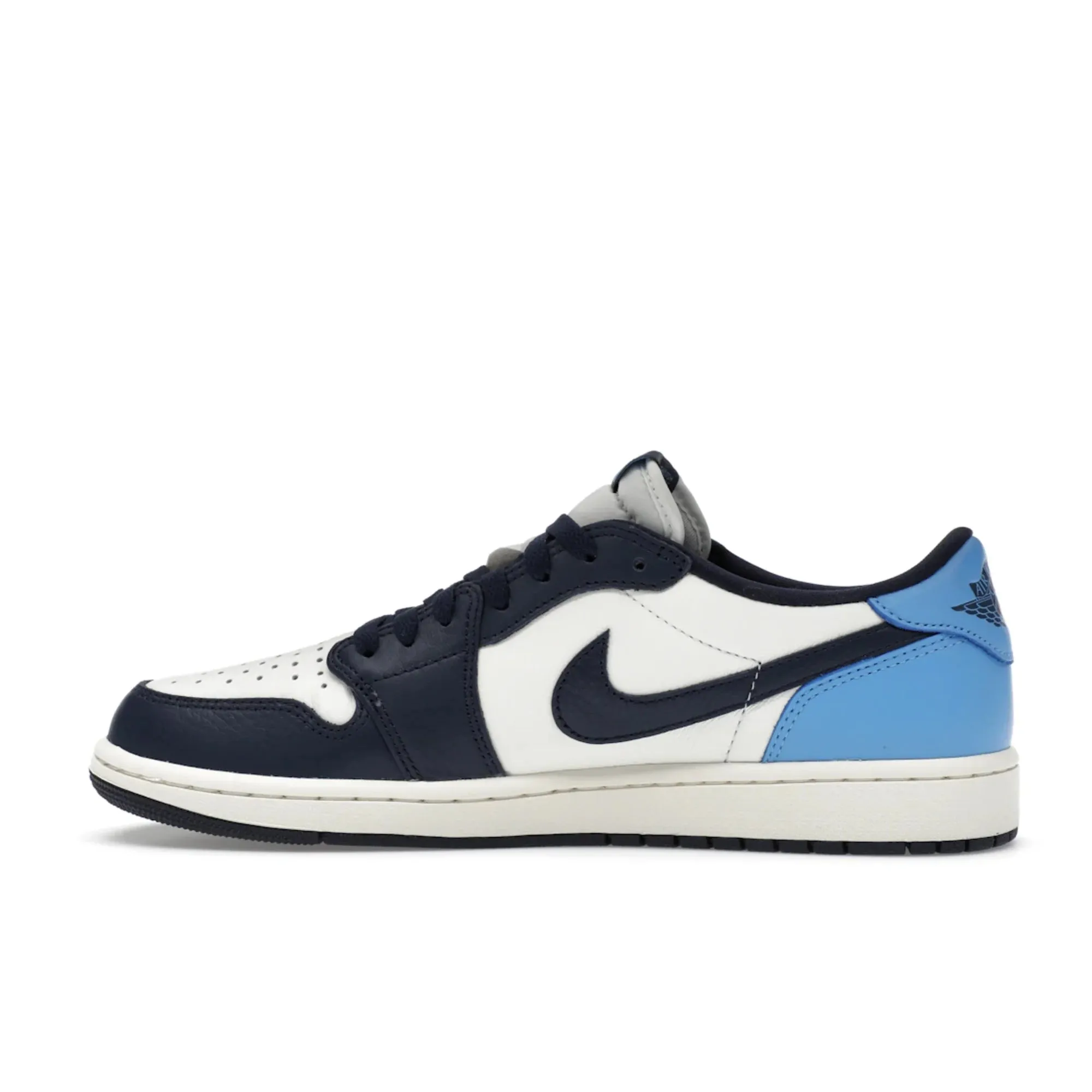 Nike Air Jordan 1 Low OG Obsidian UNC