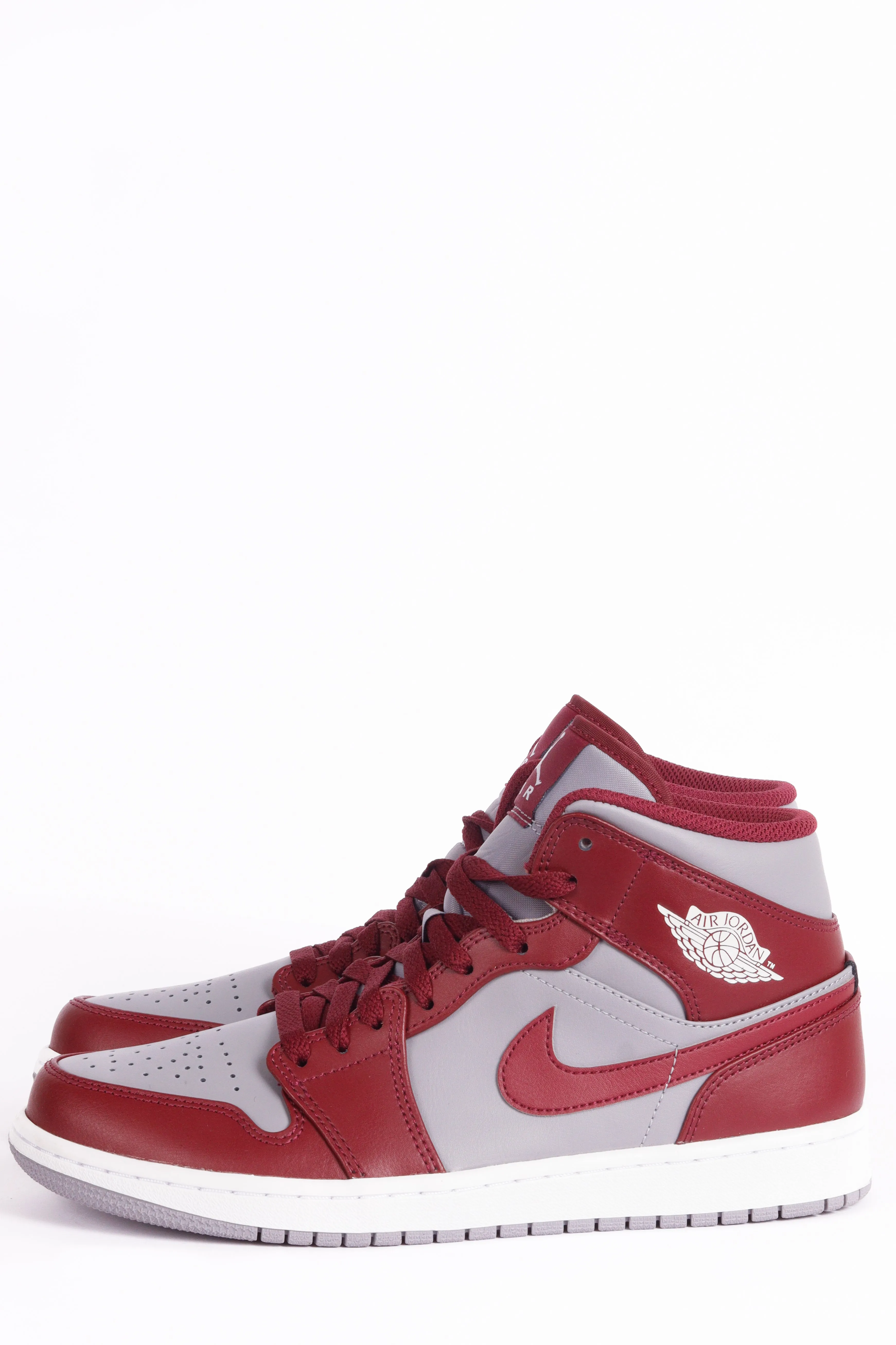 Nike Air Jordan 1 Mid 'Cherrywood Red' (2022)