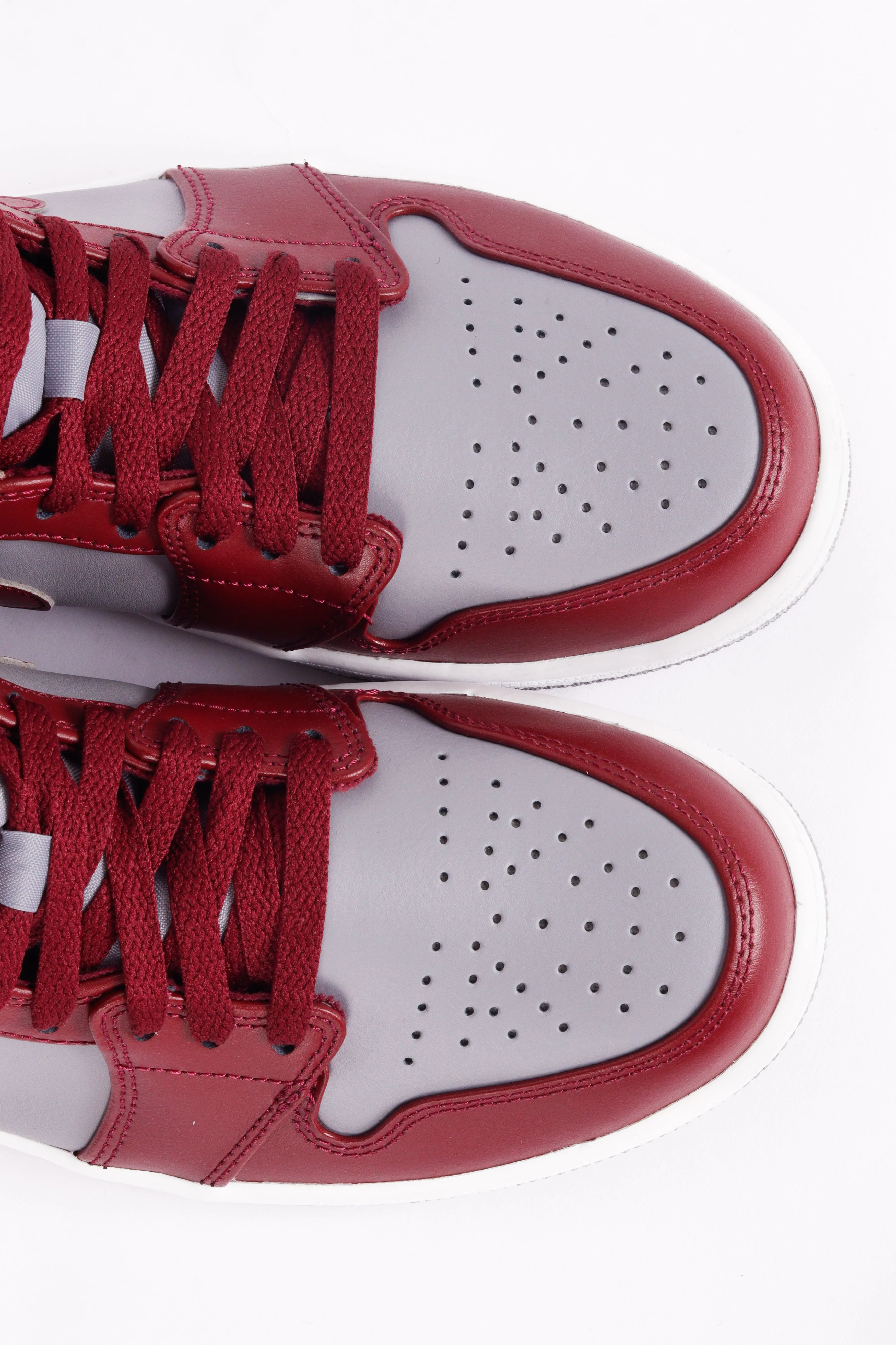 Nike Air Jordan 1 Mid 'Cherrywood Red' (2022)