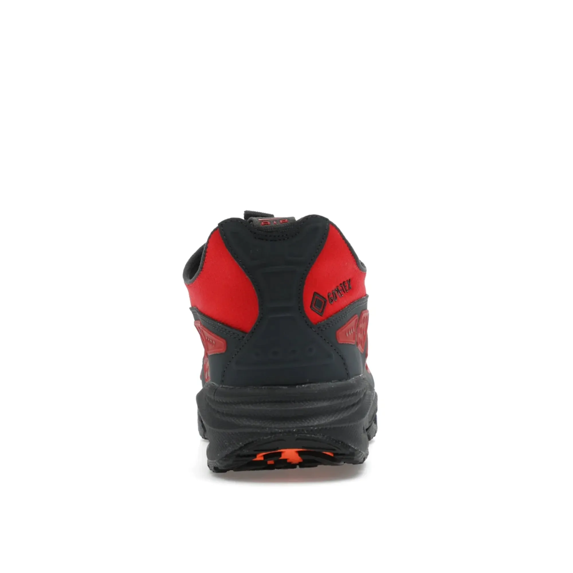 Nike Air Max Sunder Gore-Tex Hyper Crimson