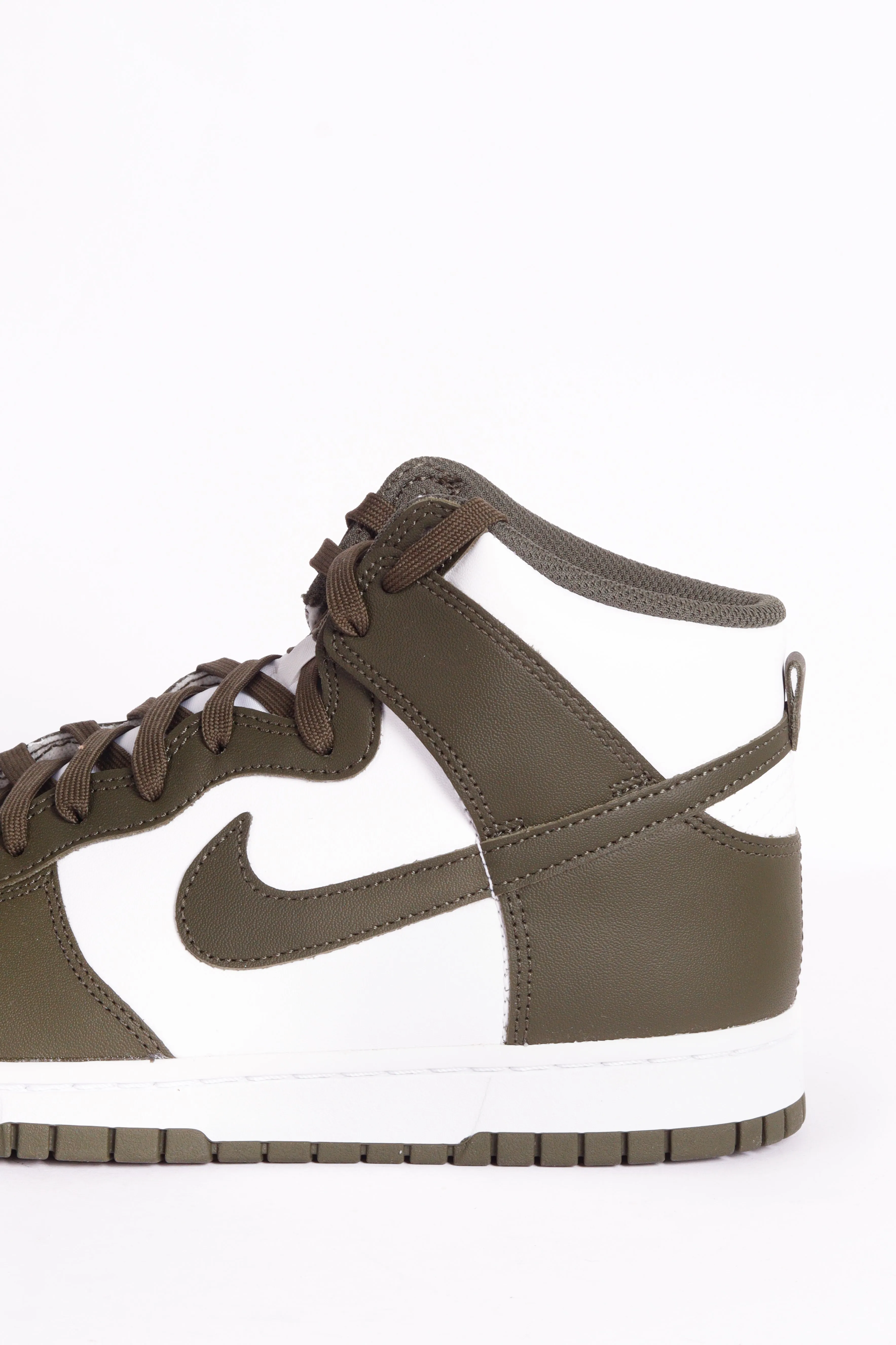 Nike Dunk High Retro 'Cargo Khaki' (2022)