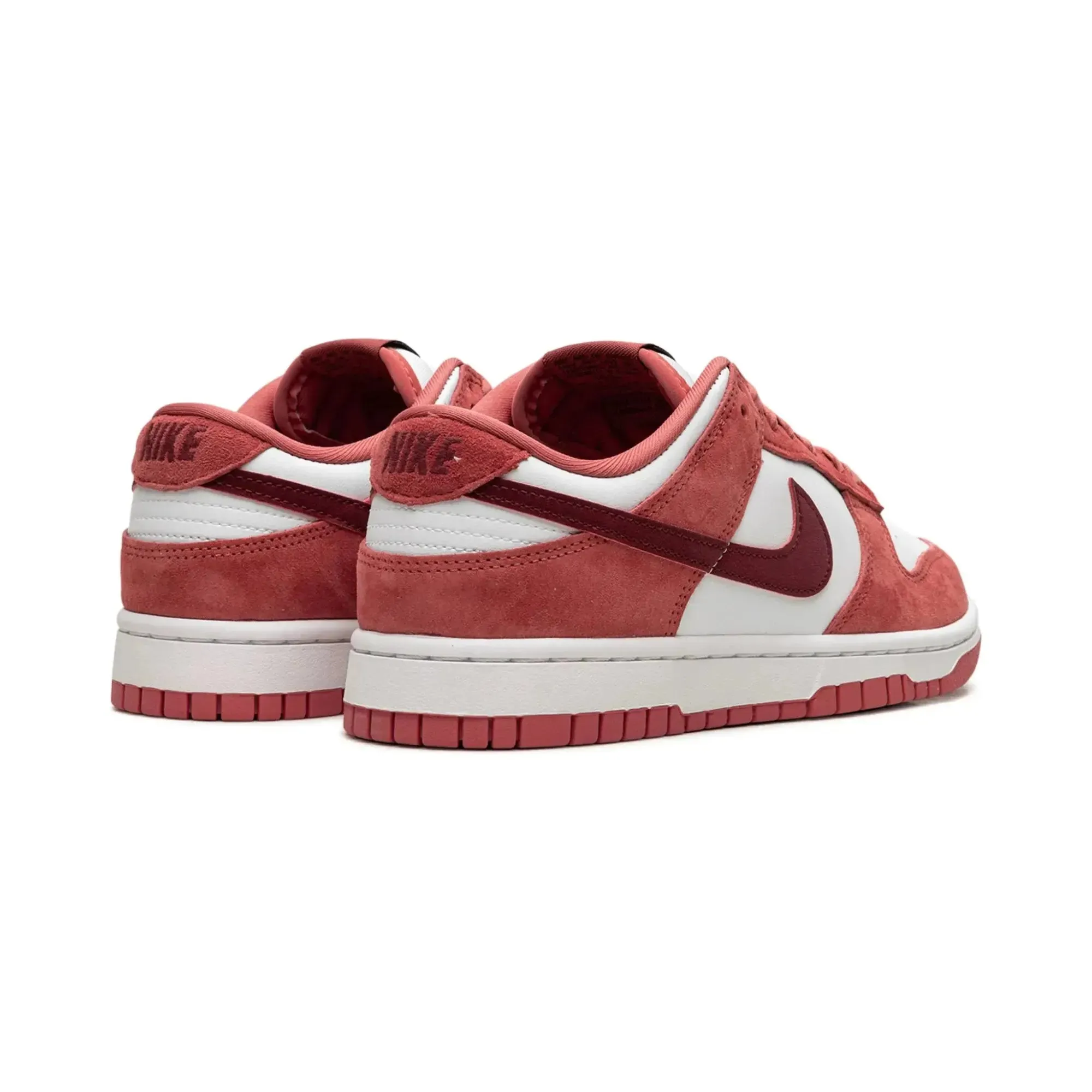 Nike Dunk Low Valentine's Day