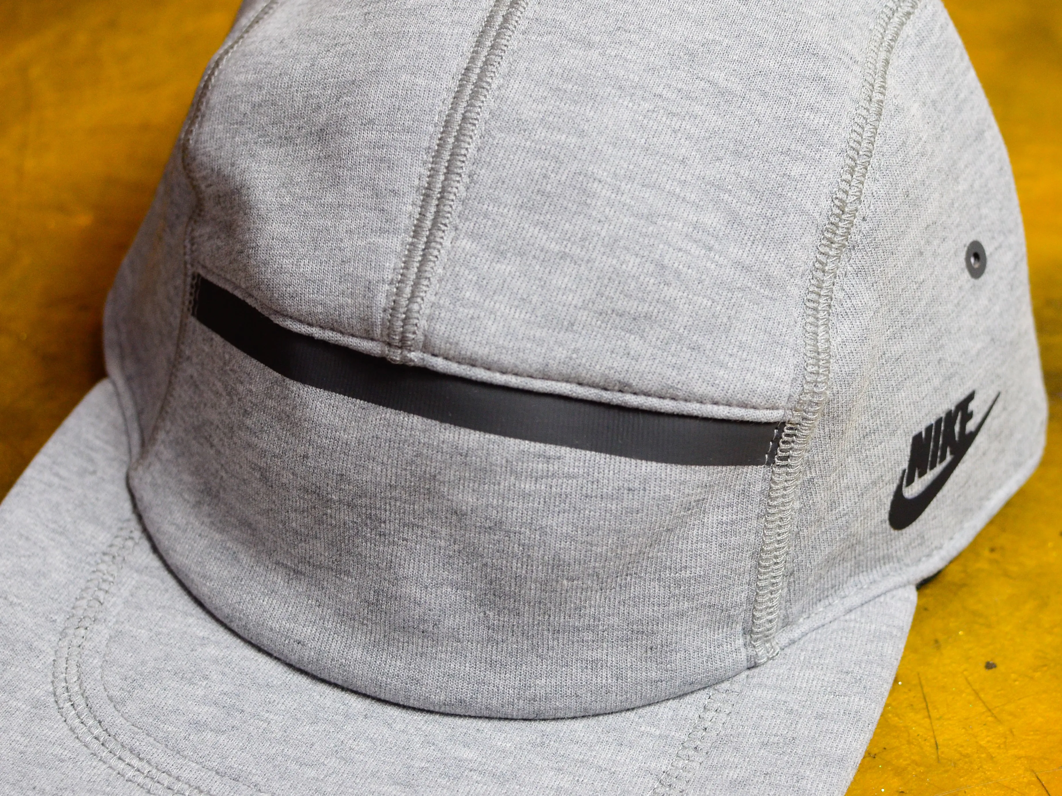 Nike Fly Unstructured Tech Fleece Cap - Dark Grey Heather / Black