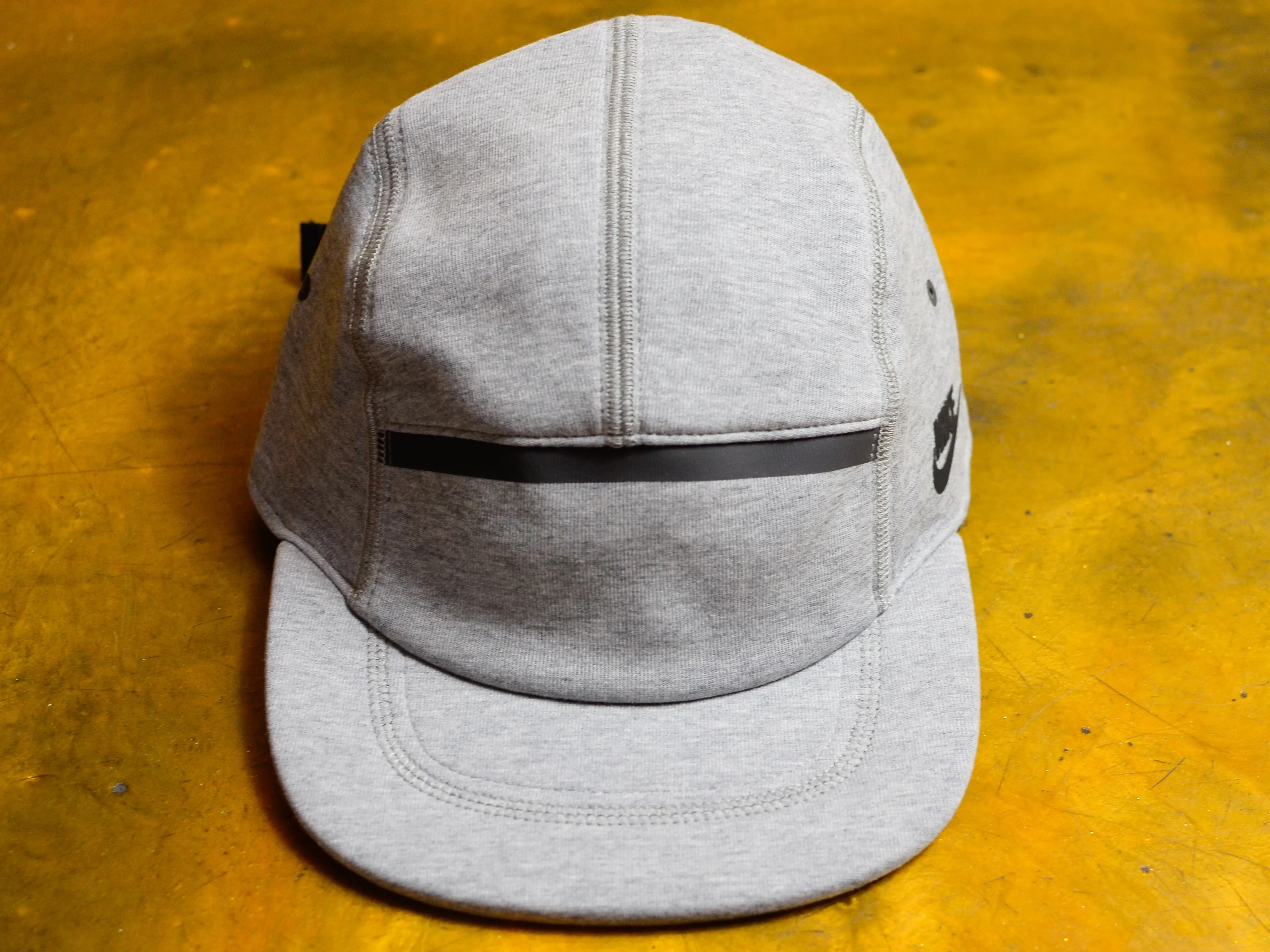 Nike Fly Unstructured Tech Fleece Cap - Dark Grey Heather / Black