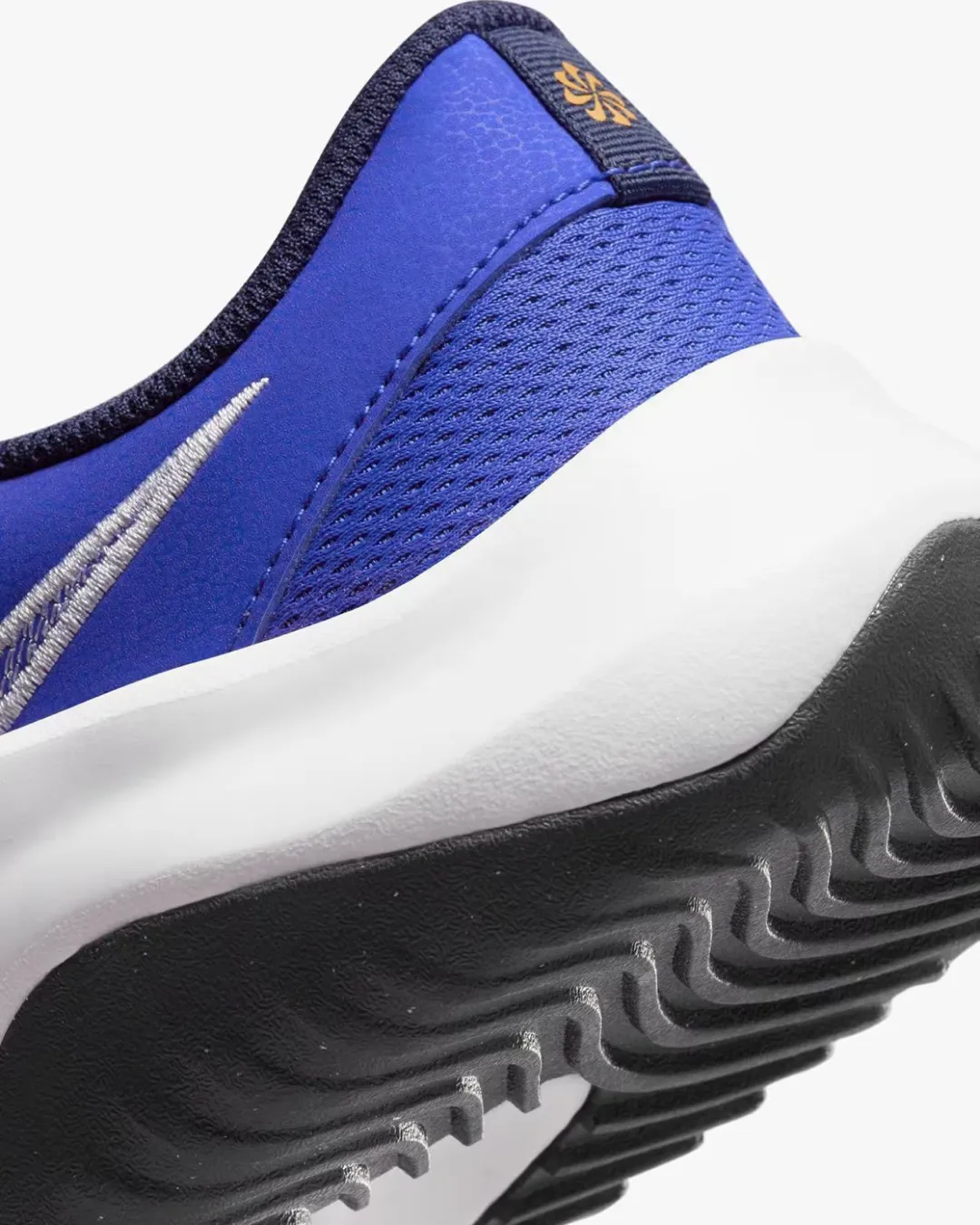 Nike Legend Essential 3 Next 3 Nature Racer