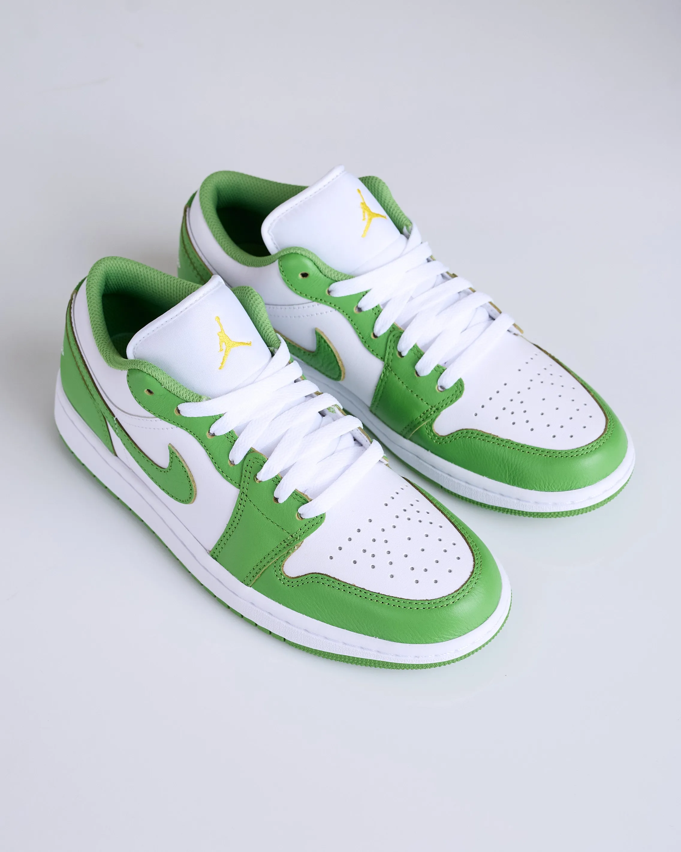 Nike Men's Air Jordan 1 Low SE White/Chlorophyll-Lightening