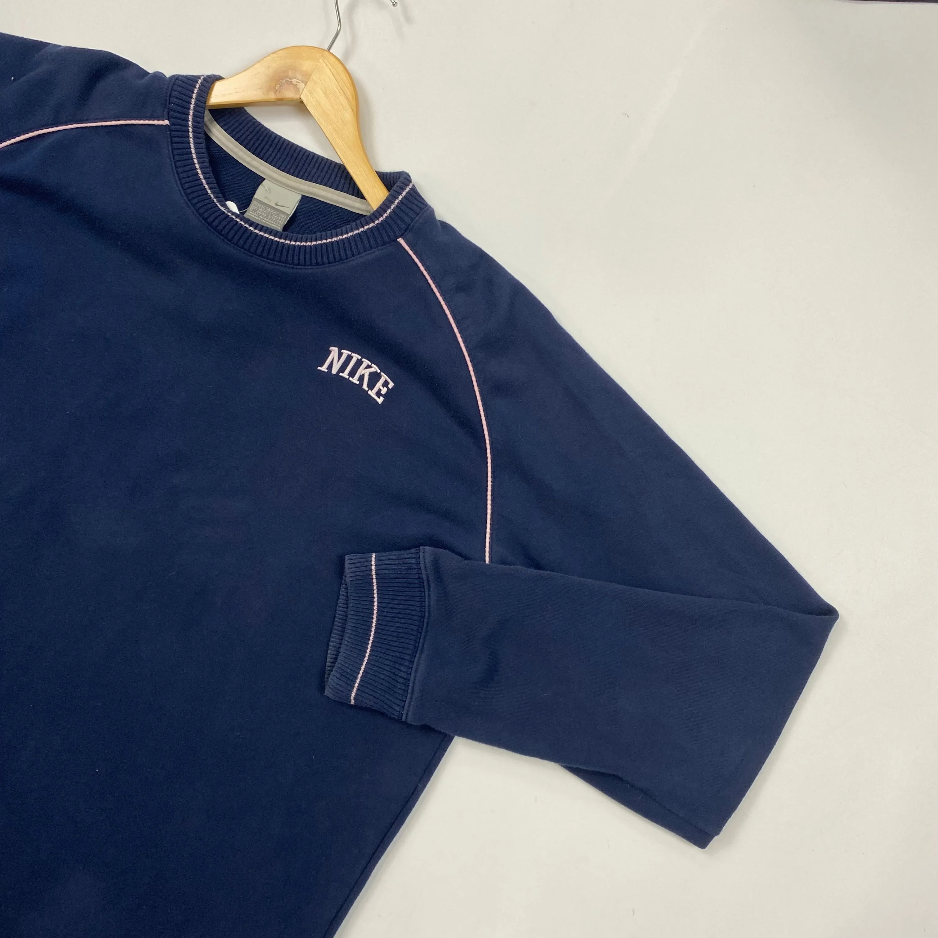 Nike Navy vintage sweatshirt embroidered spell out on crest (XL)