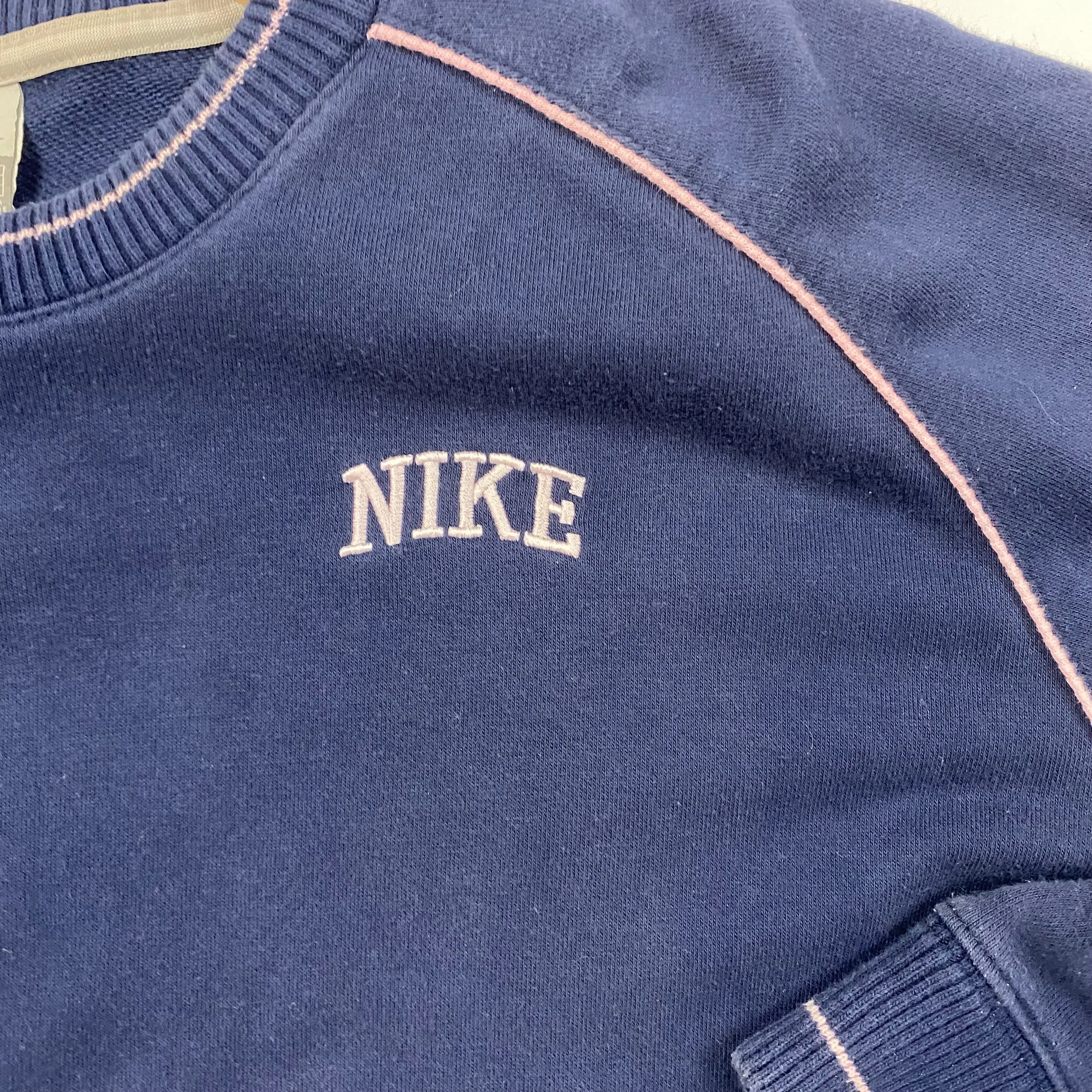 Nike Navy vintage sweatshirt embroidered spell out on crest (XL)