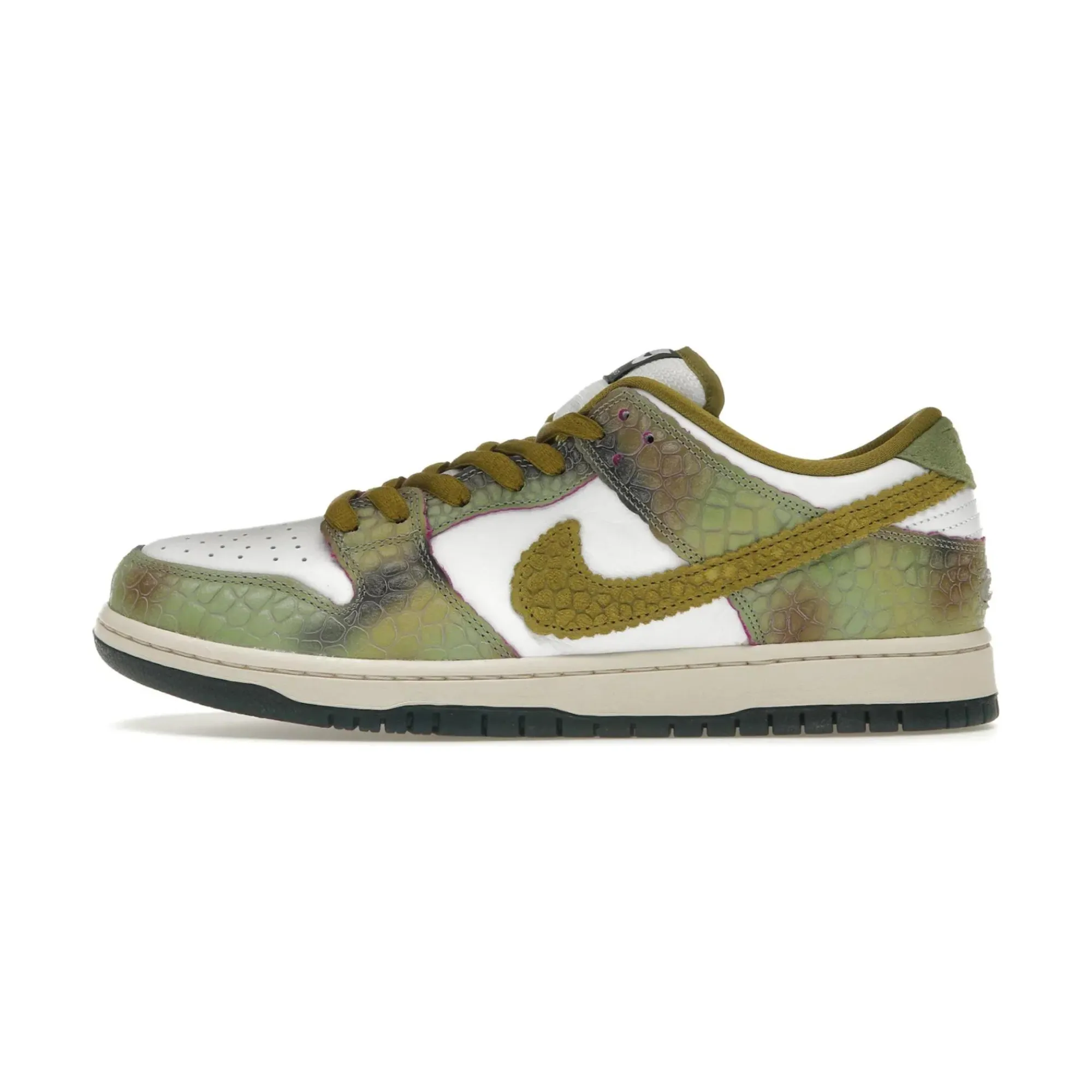 Nike SB Dunk Low Alexis Sablone Chameleon