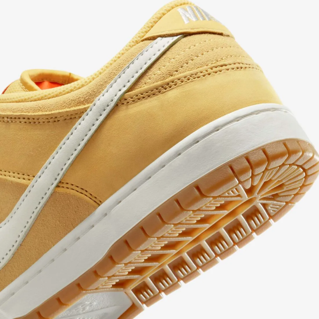 Nike SB Dunk Low Pro // Saturn Gold