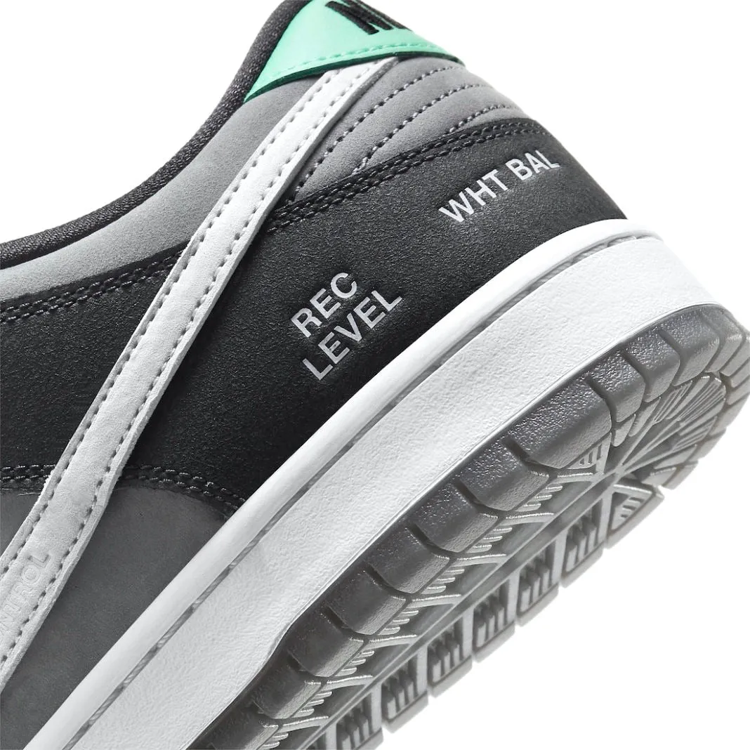 Nike SB Dunk Low VX1000