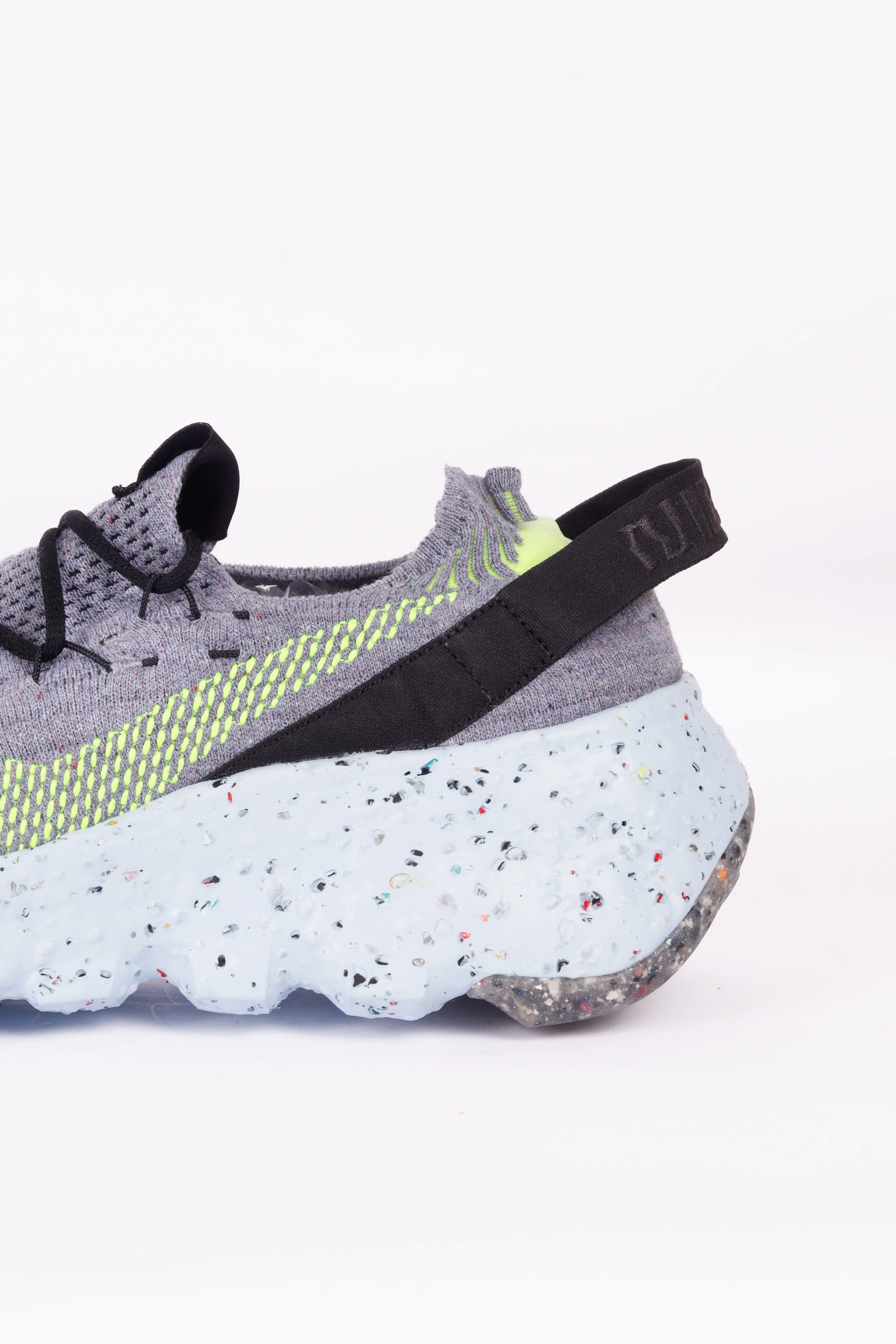 Nike Space Hippie 04 'Grey Volt' (2020)