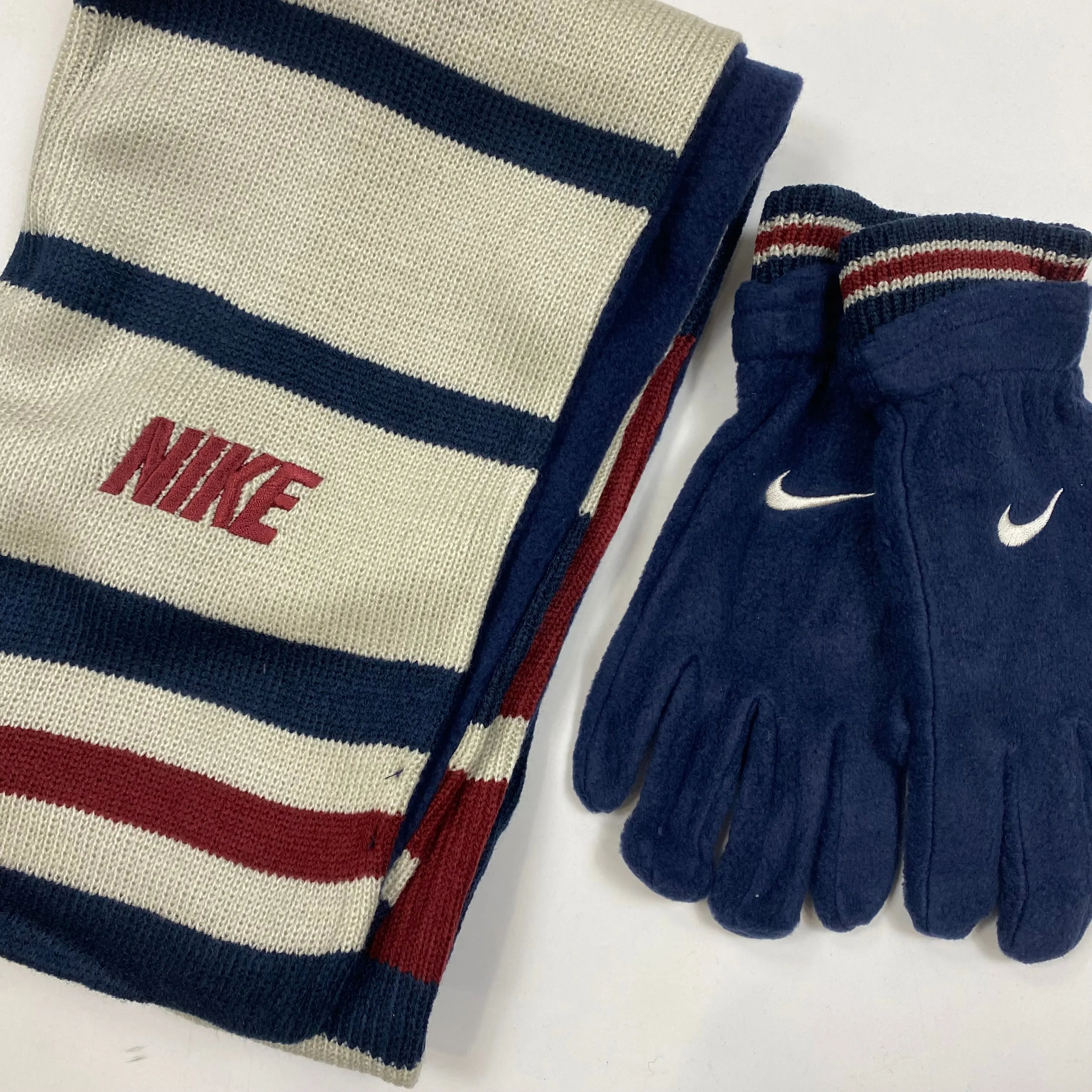 Nike Vintage Deadstock Scarf And Gloves