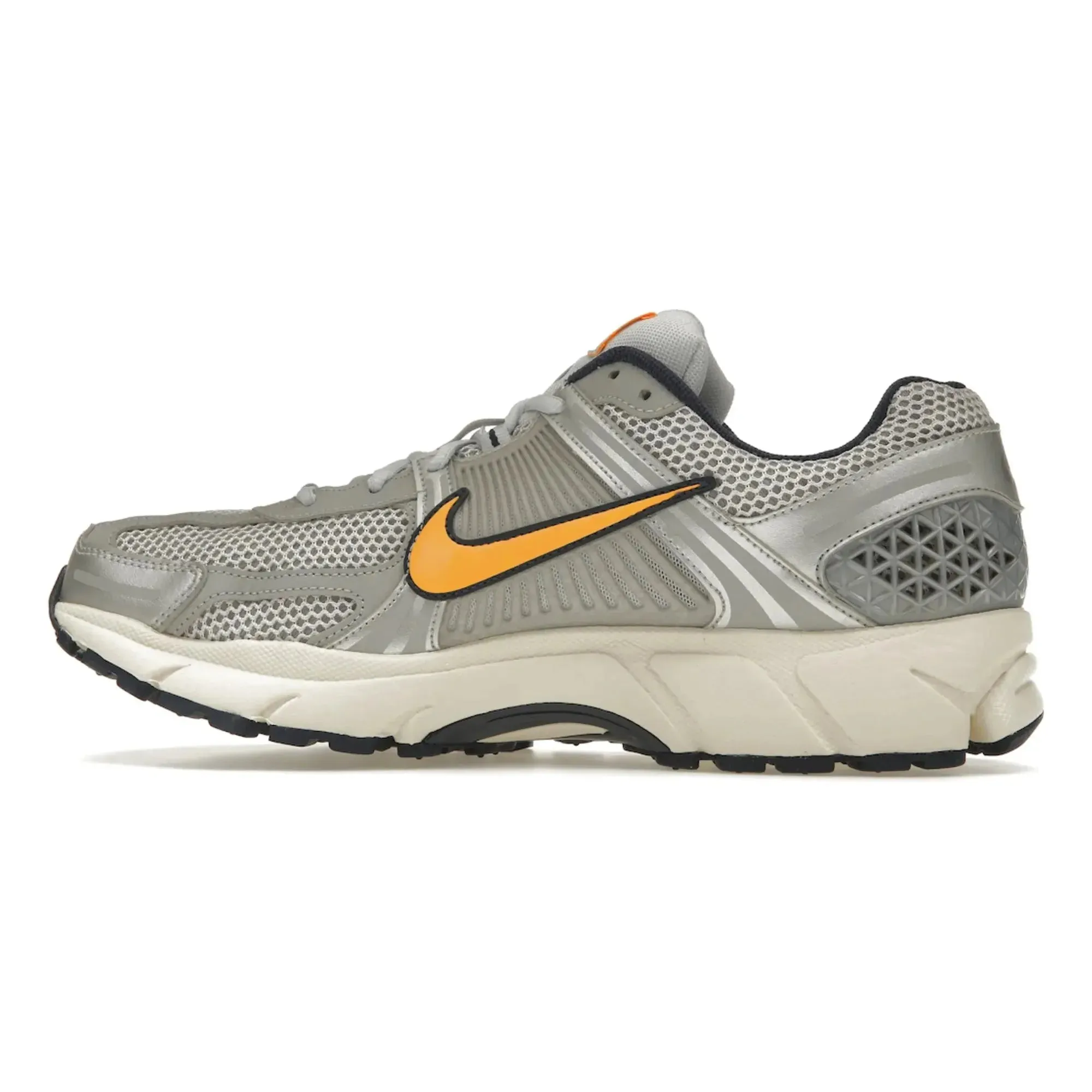 Nike Vomero 5 Pure Platinum Laser Orange