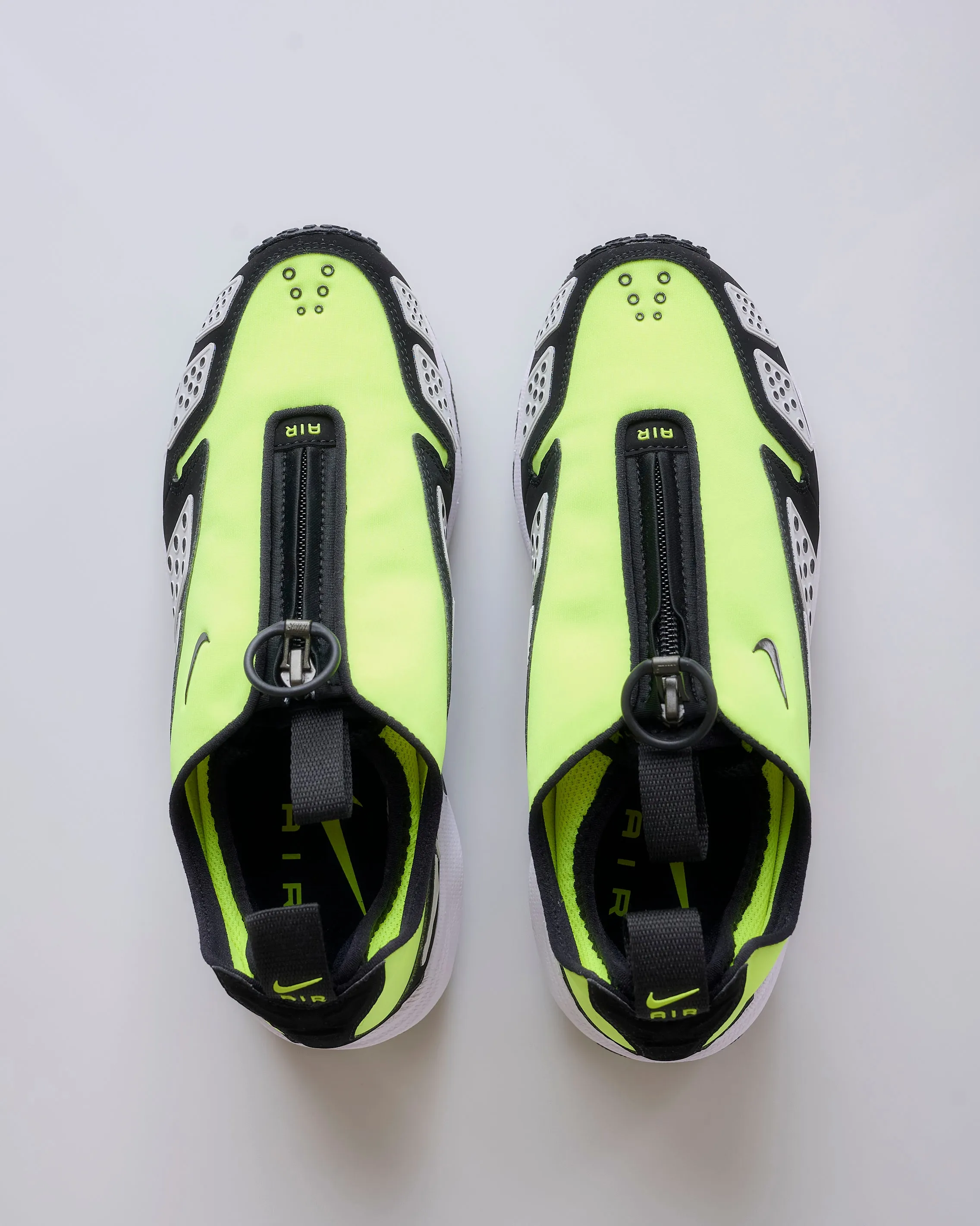 Nike Women's Air Max SNDR Volt Black-White