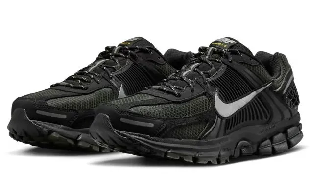 Nike Zoom Vomero 5 Black Sequoia