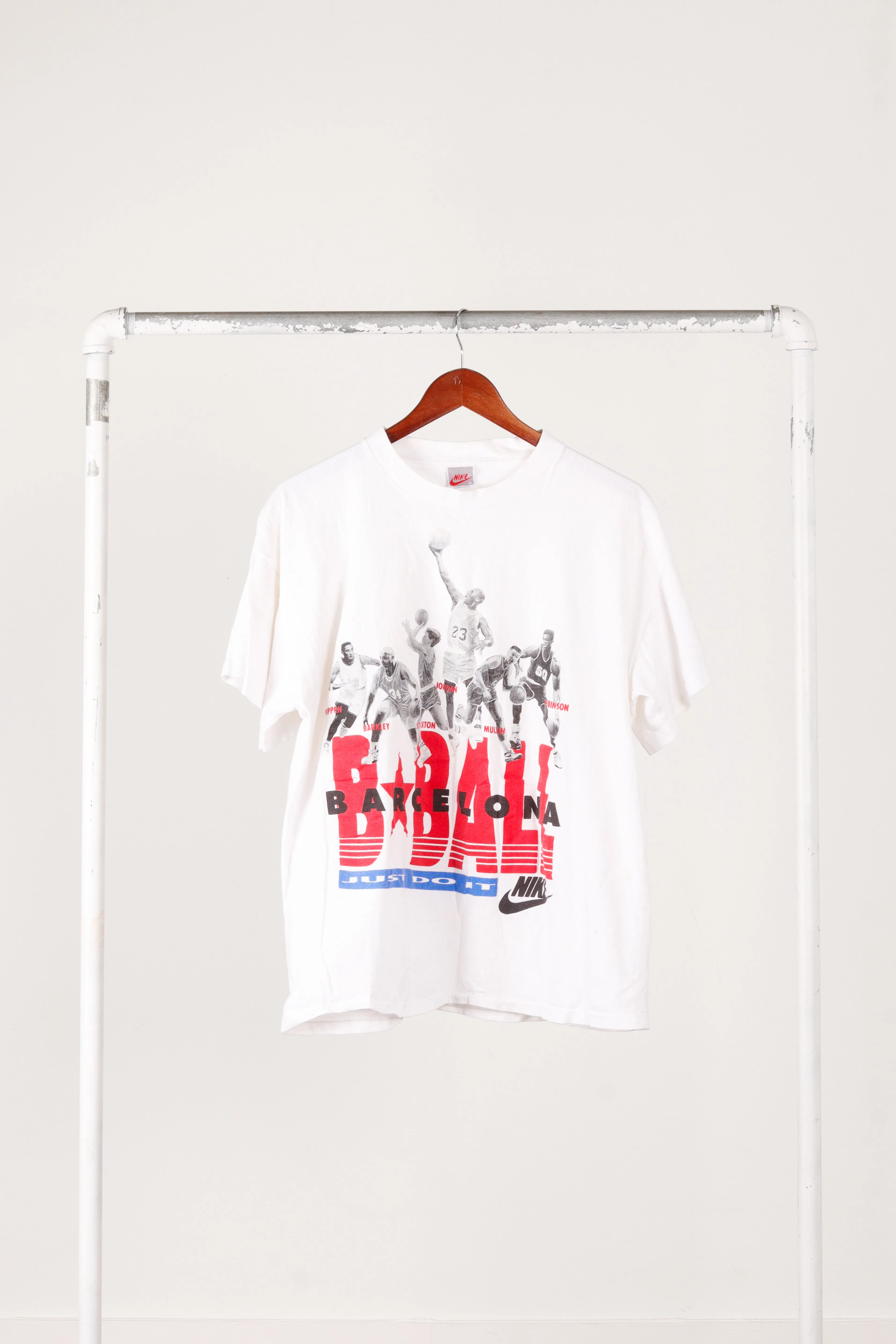 Vintage 1992 Nike 'Just Do It Barcelona Olympics B Ball' T-Shirt White