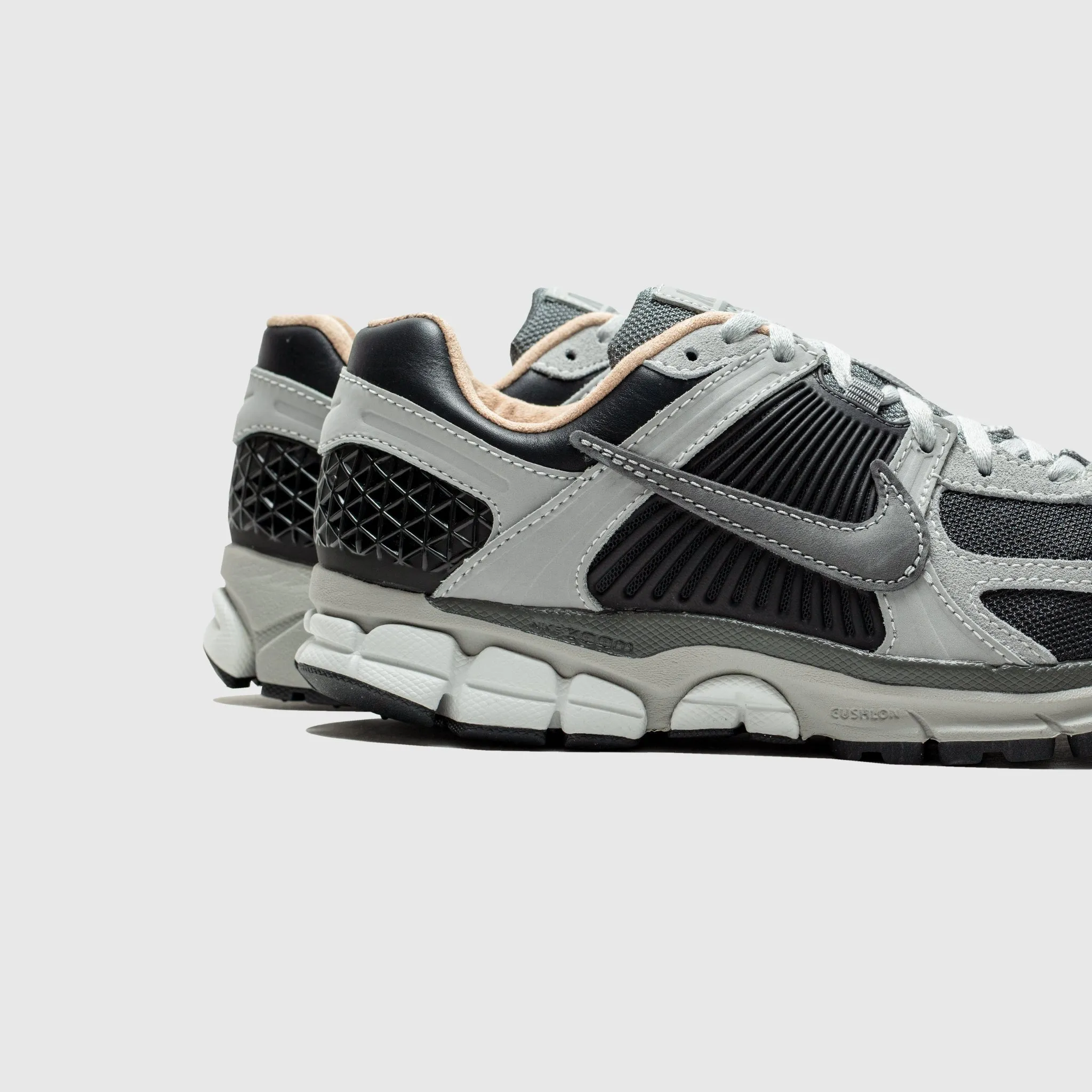 ZOOM VOMERO 5 DARK SMOKE GREY